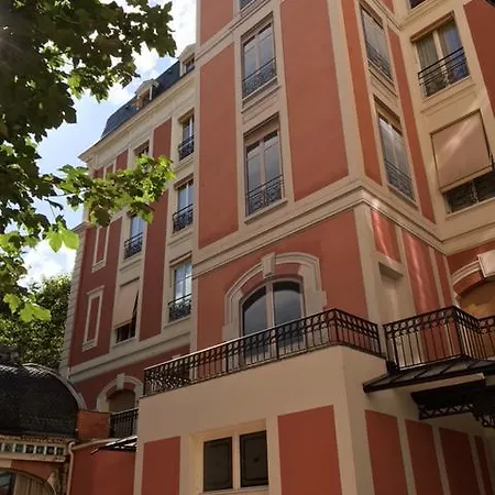 Les Ambassadeurs Vichy